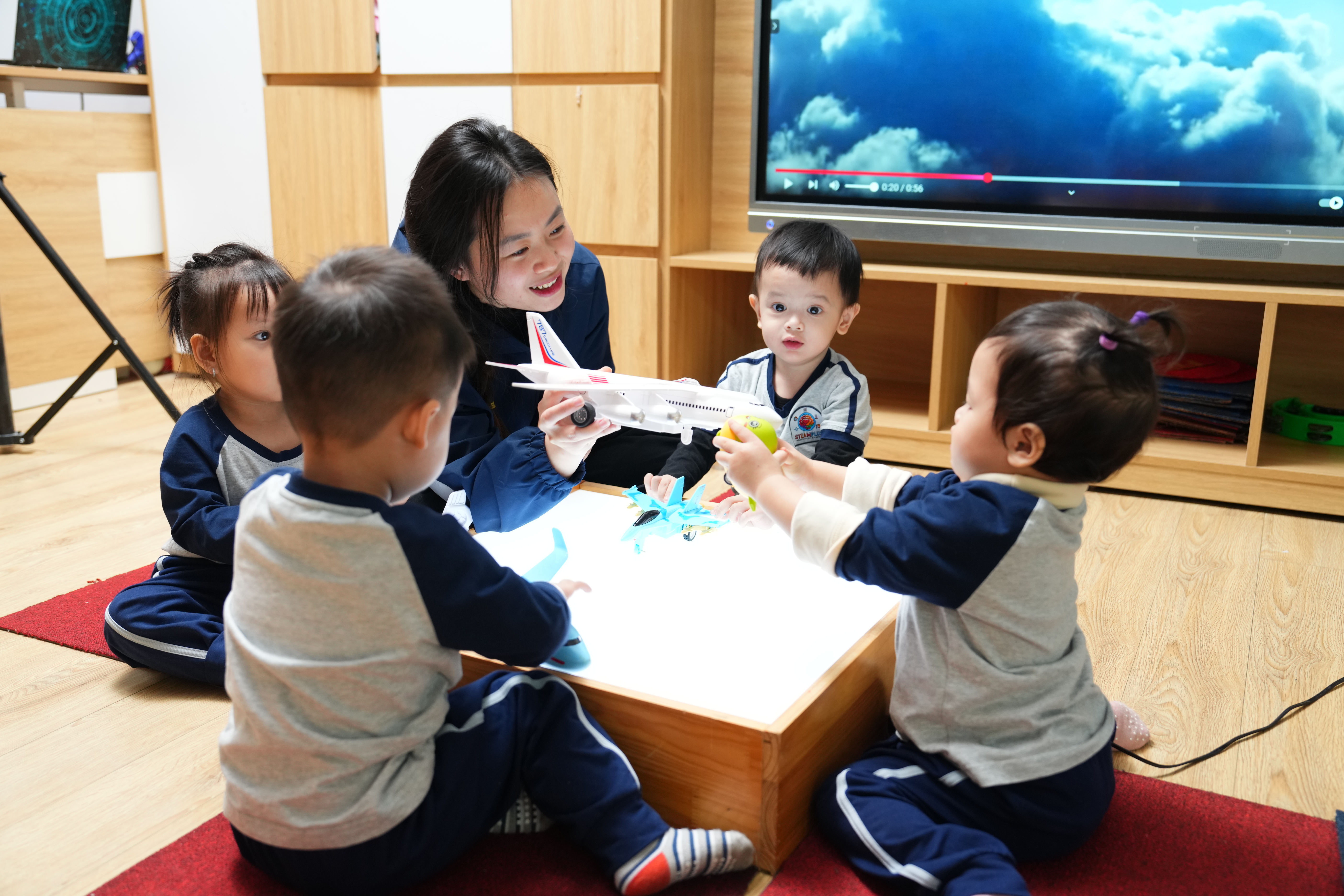 mầm non và nhà trẻ khác gì nhau